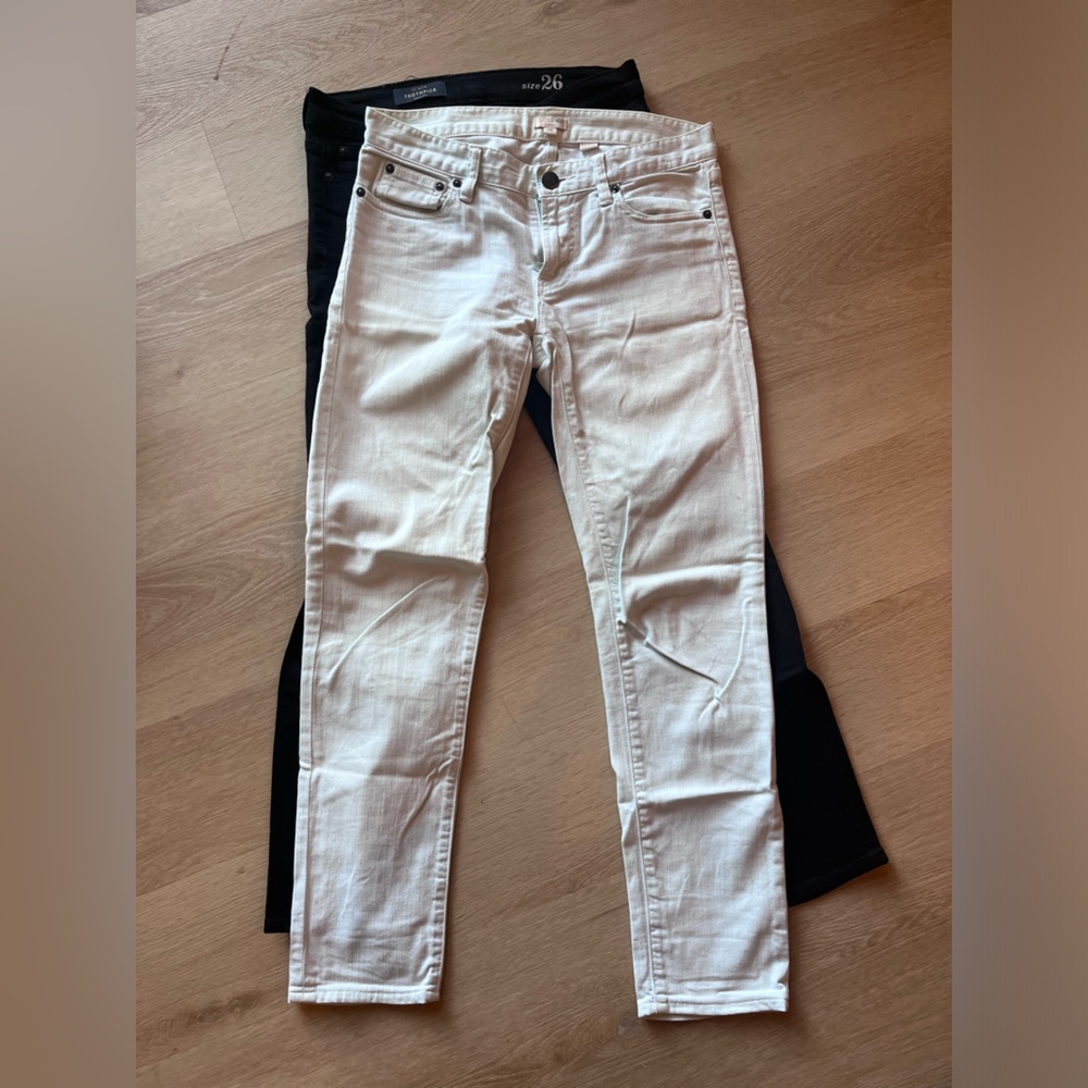 Lot of 2 jcrew matchstick size 26 jeans, light blue and black